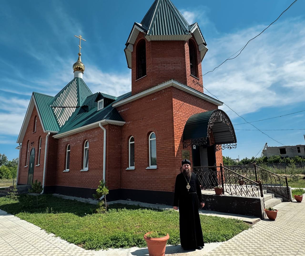 Епископ Славгородский и Каменский Иоасаф посетил храм в честь благоверного князя Александра Невского и часовню в честь преподобного Сергия Радонежского в Славгороде