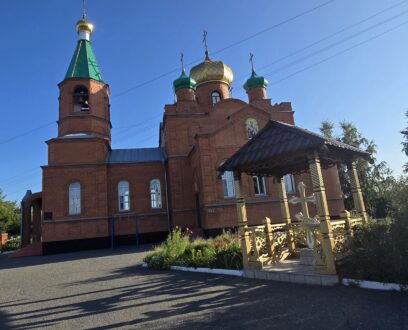 В Неделю 6-ю по Пятидесятнице, епископ Славгородский и Каменский Иоасаф совершил Божественную литургию в храме в честь Святителя Тихона Патриарха Московского и всея Руси города Камень-на-Оби.