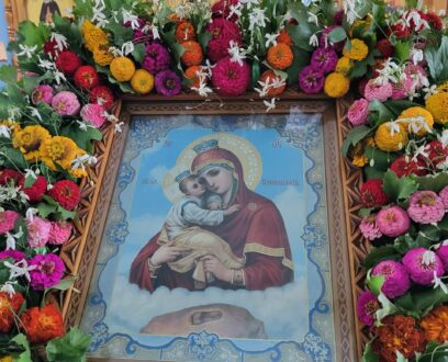 В Праздник Почаевской иконы Божьей Матери Епископ Славгородский и Каменский Иоасаф совершил Божественную литургию в храме Почаевской иконы Божьей Матери в селе Завьялово.