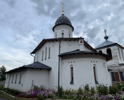 В неделю 12-ю по Пятидесятнице, епископ Славгородский и Каменский Иоасаф совершил Божественную литургию в храме в честь святых мучениц Веры, Надежды, Любови и матери Софии в селе Бурла.
