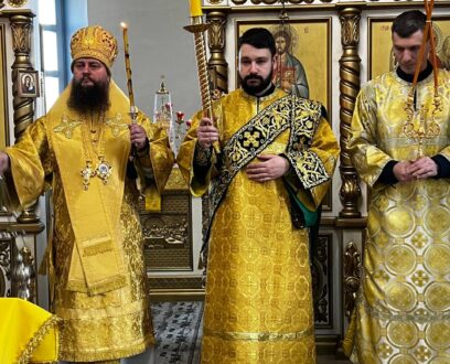 Епископ Славгородский и Каменский Иоасаф совершил Всенощное бдение в храме Святых апостолов Петра и Павла в городе Славгород.