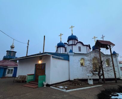 Епископ Рубцовский и Алейский Роман и епископ Славгородский и Каменский Иоасаф  совершили Божественную литургию в храме в честь иконы Божией Матери Абалацкой села Кулунда.