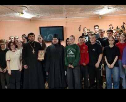 В общежитии Каменского педагогического колледжа состоялась встреча студентов со священником
