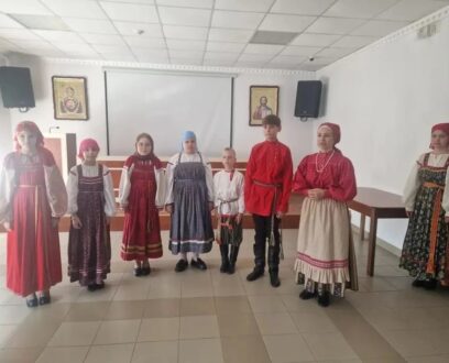 В епархиальном управлении Славгородской епархии ансамбль «Верея» поздравил епископа Славгородского и Каменского Иоасафа с праздником Пасхи Христовой.