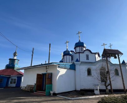 Епископ Славгородский и Каменский Иоасаф совершил Божественную литургию в храме в честь иконы Божией Матери Абалацкой села Кулунда.