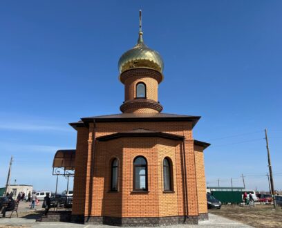 Епископ Славгородский и Каменский Иоасаф совершил пасхальное поминовение усопших в часовне в честь преподобного Сергия Радонежского на городском кладбище в городе Славгород.