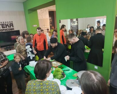 «Вкус веры и традиций: иеромонах Стефан (Шилин) рассказал об Узбекистане на ярмарке культур в Камне-на-Оби»