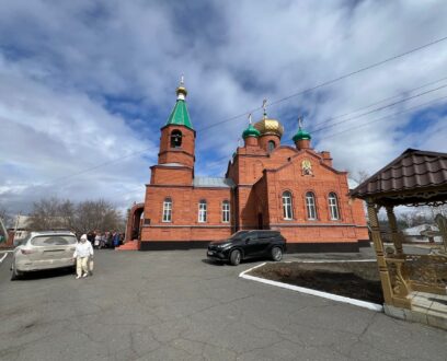 Епископ Славгородский и Каменский Иоасаф возглавил Пасхальную Божественную литургию в храме в честь святителя Тихона патриарха Московского и всея Руси в городе Камень-на-Оби.