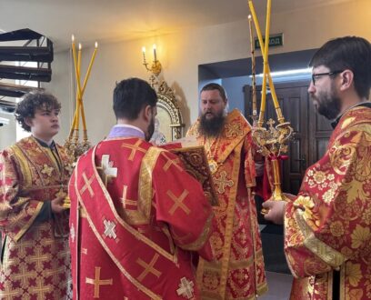Преосвященный Иоасаф, епископ Славгородский и Каменский, совершил Всенощное бдение в храме апостолов Петра и Павла в городе Славгород.