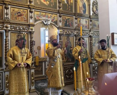 Преосвященный Иоасаф, епископ Славгородский и Каменский, совершил Всенощное бдение в храме апостолов Петра и Павла в городе Славгород.