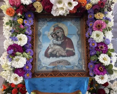 Епископ Славгородский и Каменский Иоасаф совершил Божественную литургию в храме Почаевской иконы Божьей Матери в селе Завьялово.