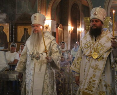 Епископ Славгородский и Каменский Иоасаф совершил Всенощное бдение в Спасо-Преображенском кафедральном соборе города Губкин
