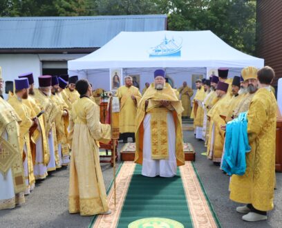 Епископ Славгородский и Каменский Иоасаф принял участие в торжественном Богослужении в кафедральном храме преподобного Макария Алтайского города Горно-Алтайска.