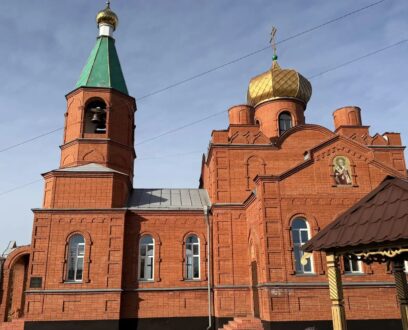 Преосвященнейший Иоасаф, епископ Славгородский и Каменский посетил храм Святителя Тихона Патриарха Московского и всея Руси города Камень-на-Оби.
