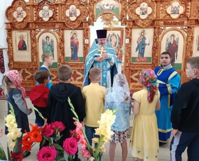 Накануне нового учебного года в Славгородской епархии молились об учениках, их родителях и педагогах.