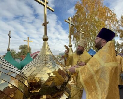 Епископ Славгородский и Каменский Иоасаф совершил Божественную литургию в храме в честь Святителя Тихона Патриарха Московского в городе Камень-на-Оби.