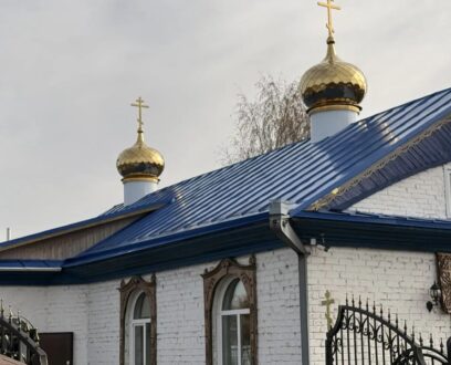 Епископ Славгородский и Каменский Иоасаф совершил Божественную литургию в храме в честь Покрова Пресвятой Богородицы города Камень-на-Оби.