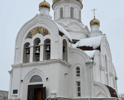 Епископ Славгородский и Каменский Иоасаф совершил Божественную литургию в храме в честь апостолов Петра и Павла города Славгород.